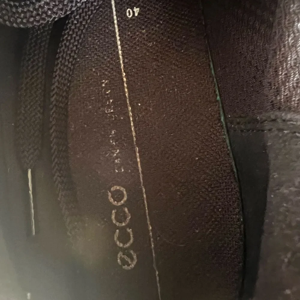 Ecco Chase II Tie Hydromax Sneaker Black Nubuck Lace Up Womens Size 40